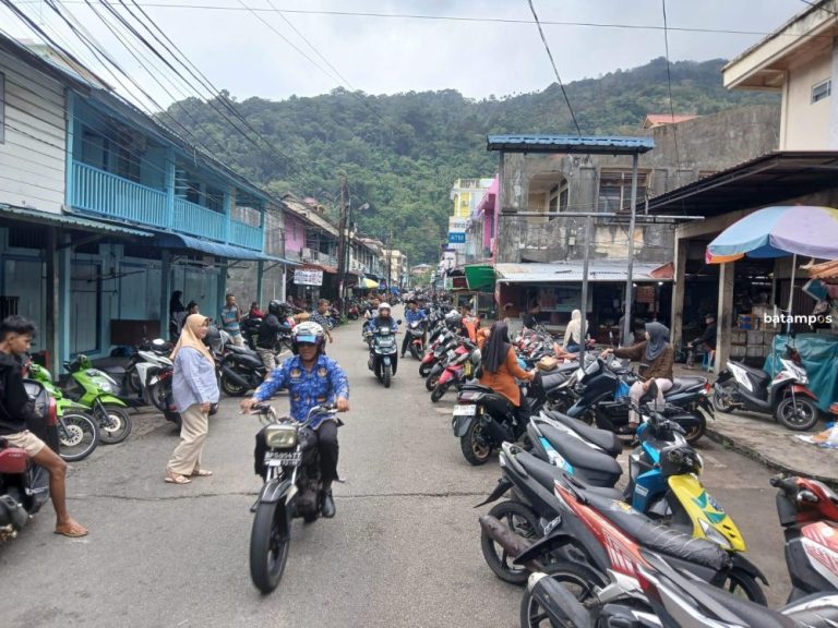 Harga dan Stok Aman, Pasar Tarempa Ramai Jelang Hari Pertama Puasa