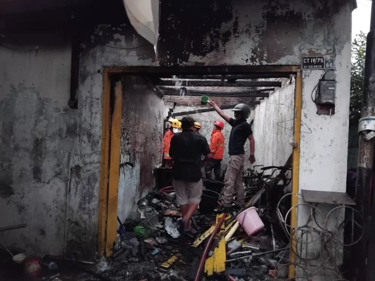 Jelang Buka Puasa, Rumah Penjual Kembang Api di Sleman Ludes Terbakar