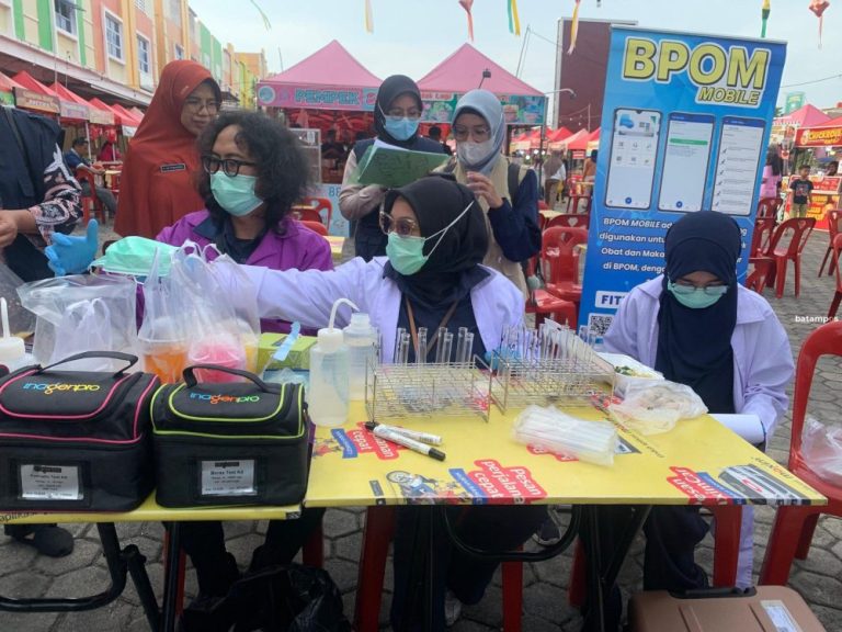 Dinkes Tanjungpinang Periksa Takjil Bazar Ramadan, 14 Sampel Dinyatakan Aman