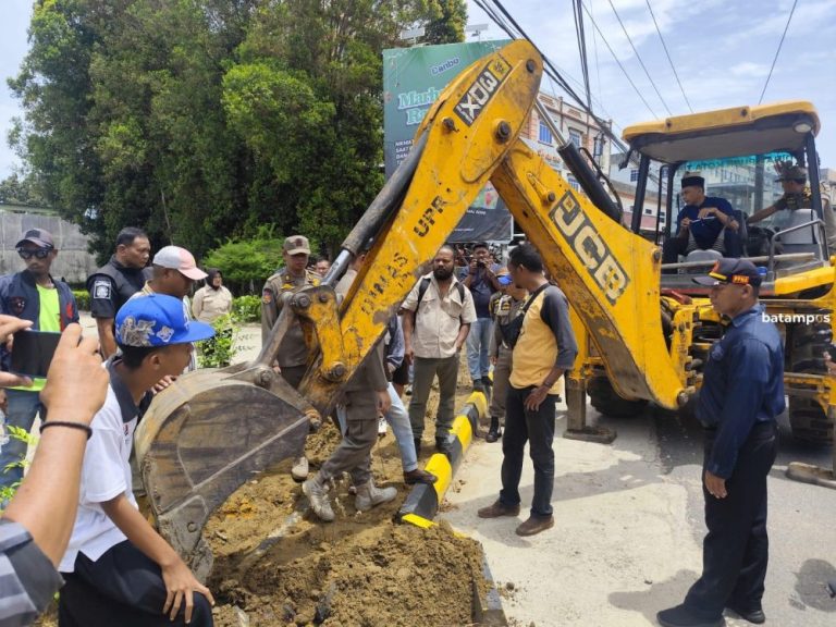 Lagi, Adu Mulut Warnai Pembongkaran Tembok Pembatas di Jalan D.I Panjaitan Tanjungpinang