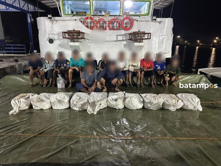 MMEA Tangkap Kapal Berbendera Indonesia di Perairan Kuantan, 1,5 Ton Sabu Disita