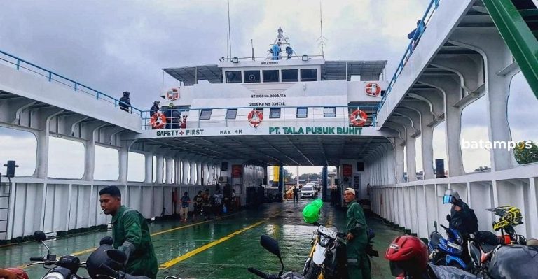 KMP Tri Sakti Adinda Docking, Rute Uban–Punggur Dilayani 4 Kapal