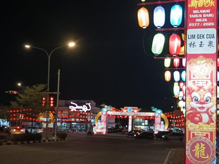 Nagoya Batam Memerah, Dekorasi Imlek Percantik Simpang Teuku Umar