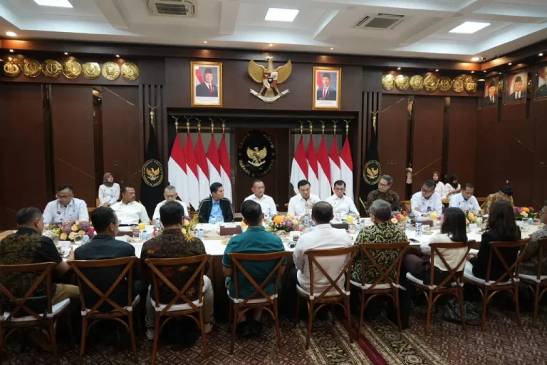 Menko Polkam Ajak Media Bersatu Tangkal Hoaks, Tegaskan Kritik Justru Perkuat Negara