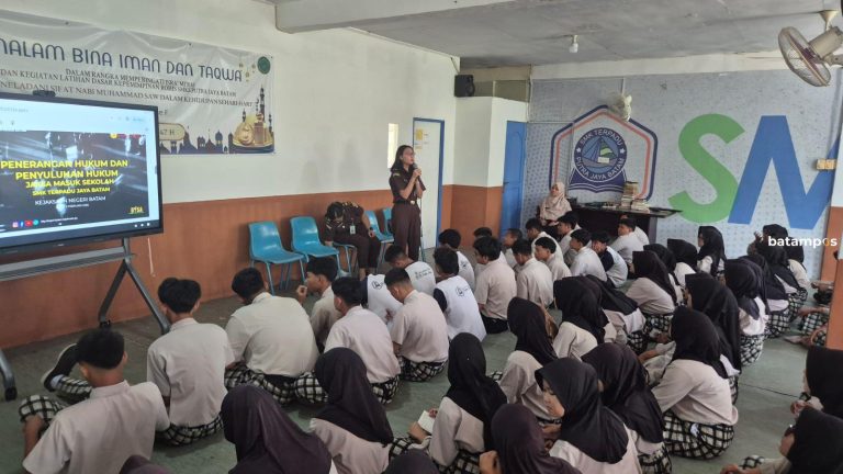 Kejari Batam Edukasi Pelajar Soal Risiko Pidana Kenakalan Remaja