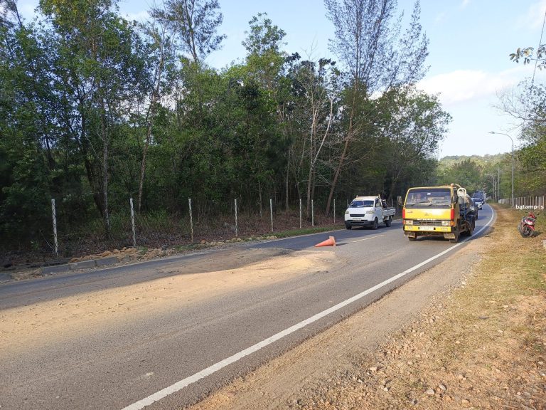 Jalan Raya Sungai Ladi Rusak Sudah Memakan Korban, Warga Desak Pemerintah Lakukan Perbaikan