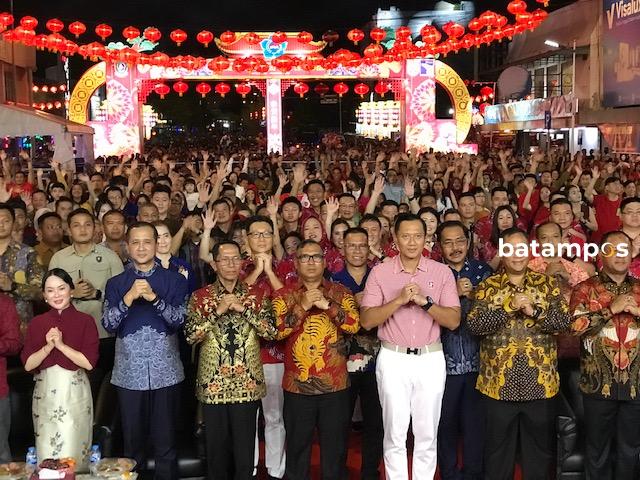 Menko AHY Hadiri Imlek di Batam, Amsakar Tekankan Harmoni dalam Keberagaman