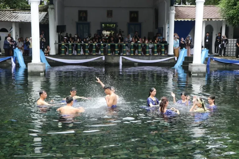 10 Tradisi Unik Ramadan di Berbagai Negara, Ada dari Indonesia