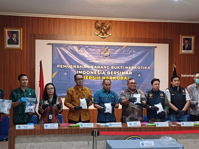 BNN Musnahkan 5,6 Kg Sabu dan 106 Butir Ekstasi dari Enam Tersangka Narkotika