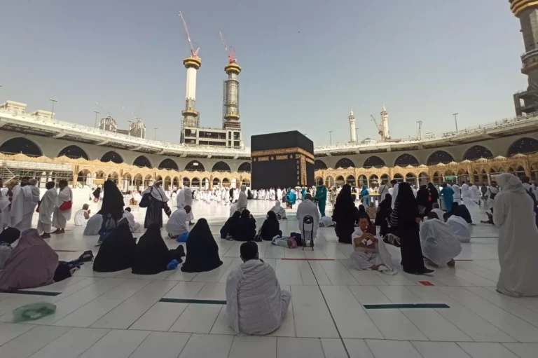 Arab Saudi Tangguhkan Kontrak 1.800 Agen Umrah Asing, Ini Alasannya