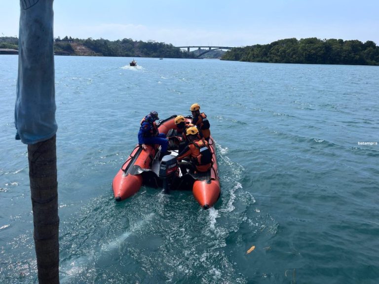 Pria Lompat di Jembatan 5 Barelang Belum Ditemukan, Pencarian Diperluas hingga 2 Mil Laut