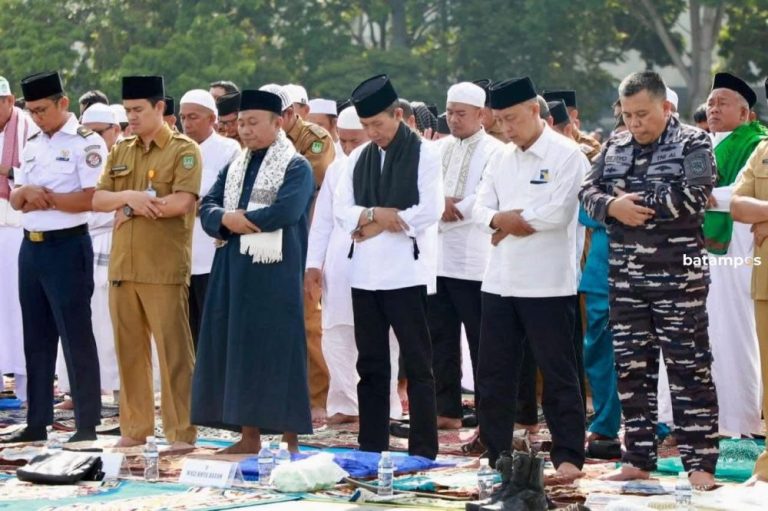 Warga Batam dan Pemerintah Gelar Salat Istisqa, Doakan Hujan di Tengah Krisis Air