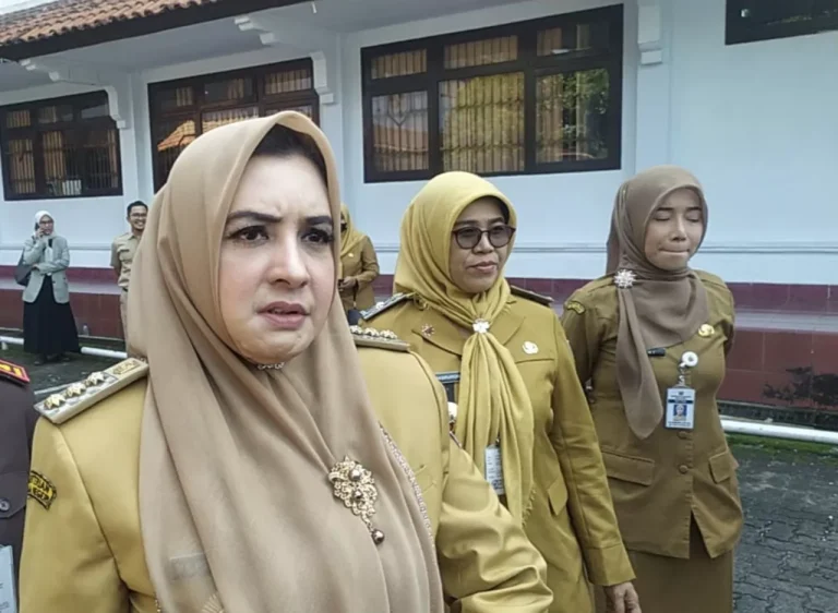 KPK OTT Bupati Pekalongan Fadia Arafiq, Anak Pedangdut Senior