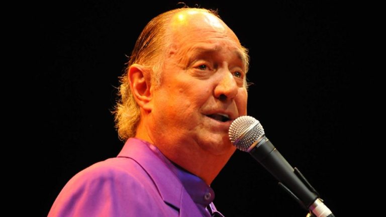 Kabar Duka, Penyanyi Legendaris Neil Sedaka Wafat di Usia 86 Tahun