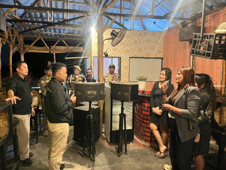 Razia Ramadan, Tiga Kafe di Bintan Kedapatan Masih Jual Miras