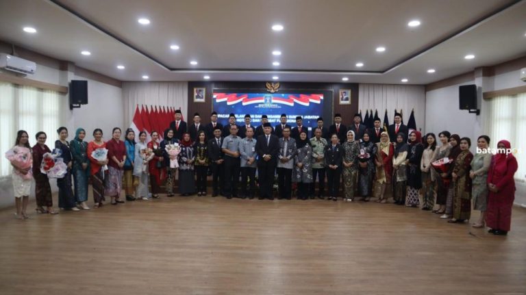 Kakanwil Kemenkum Lantik 34 Notaris Kepri, Tegaskan Wajib Buka Kantor 60 Hari