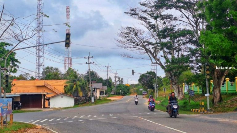 Traffic Light Simpang Busung Bintan Kerap Mati, Pengendara Khawatir Kecelakaan