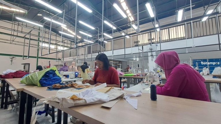 Sentra Industri Fashion Seri Kuala Lobam Bintan Siap Produksi Seragam Sekolah Gratis