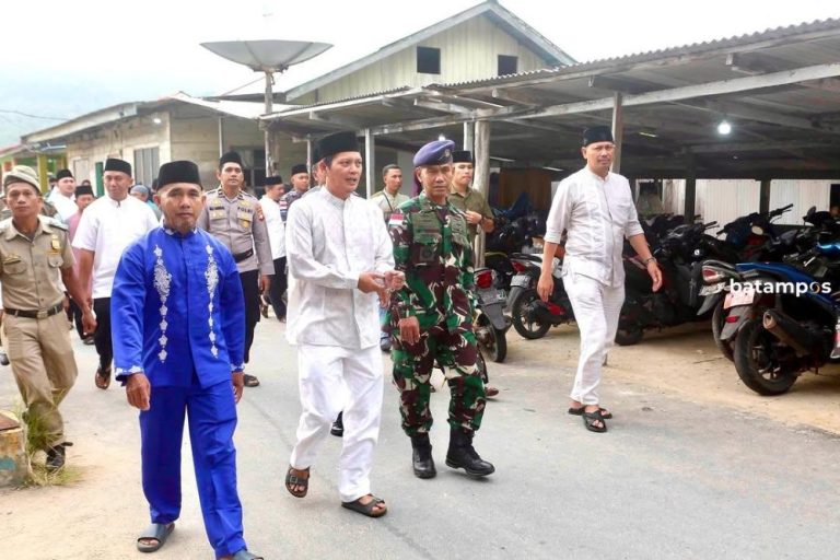 Jelang Nyepi dan Idulfitri, Wabup Raja Bayu Cek Desa dan Siapkan Bazar Sembako Murah