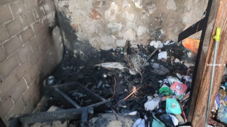 Kebakaran Gudang Restoran Angkasa di Tarempa Picu Kepanikan Warga