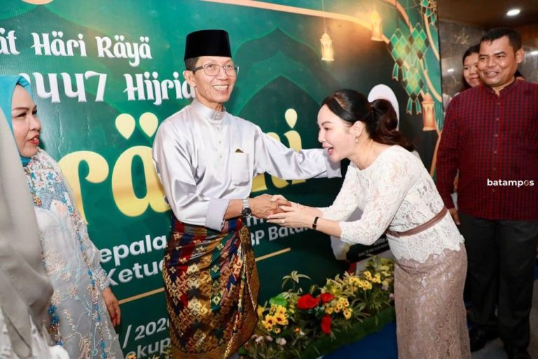 Open House Idulfitri di Wisma BP Batam: Amsakar Achmad Sambut Warga, Tegaskan Pesan Persatuan