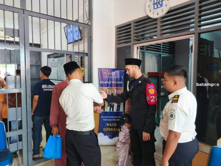 Opor Ayam hingga Ketupat Warnai Kunjungan Lebaran di Rutan Karimun