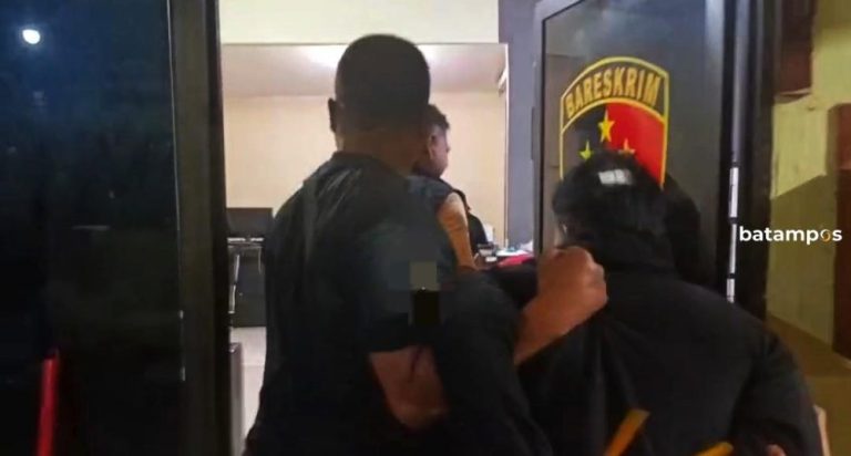 Video Viral Terduga Maling Babak Belur di Bintan Timur, Polisi Selidiki