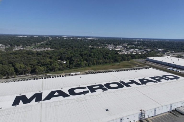 Tesla dan xAI Kembangkan Proyek AI Macrohard, Diduga Sindiran ke Microsoft