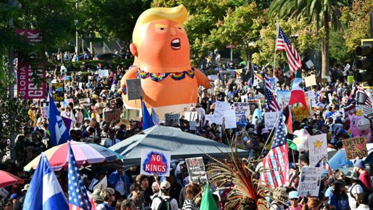 Jutaan Warga AS Turun ke Jalan dalam Aksi No Kings, Protes Trump dan Perang Iran