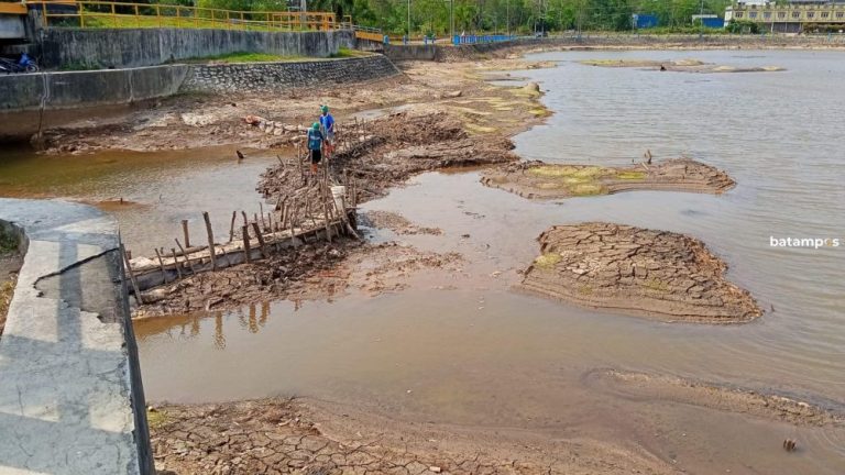 Waduk Mengering, Pemprov Kepri Salurkan Bantuan Air Bersih untuk Warga Bintan-Tanjungpinang