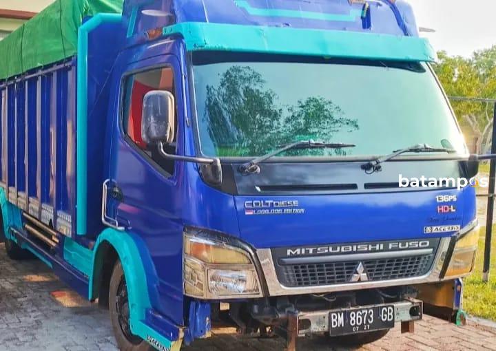 Polisi Amankan Truk Angkut 5,2 Ton Kayu Ilegal di Pelabuhan Roro Jagoh Lingga
