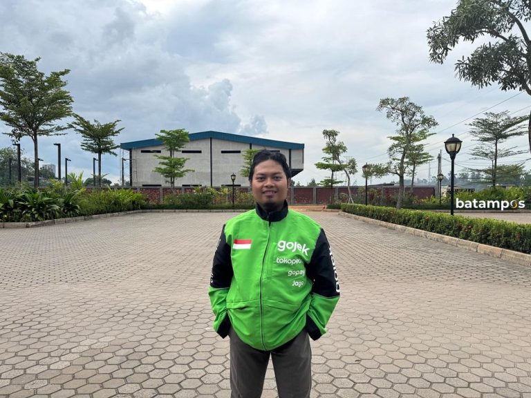 Kerja Tekun dan Hidup Hemat, Driver Gojek Ini Berhasil Lunasi KPR Rumah untuk Keluarganya