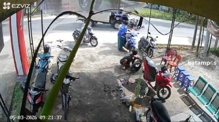 Mobil MBG Tabrak Sepeda Motor di Bintan, Satu Pengendara Terluka