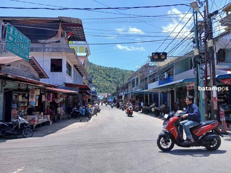 Pasar Tarempa Kembali Ramai Usai Lebaran, Aktivitas Ekonomi Mulai Pulih
