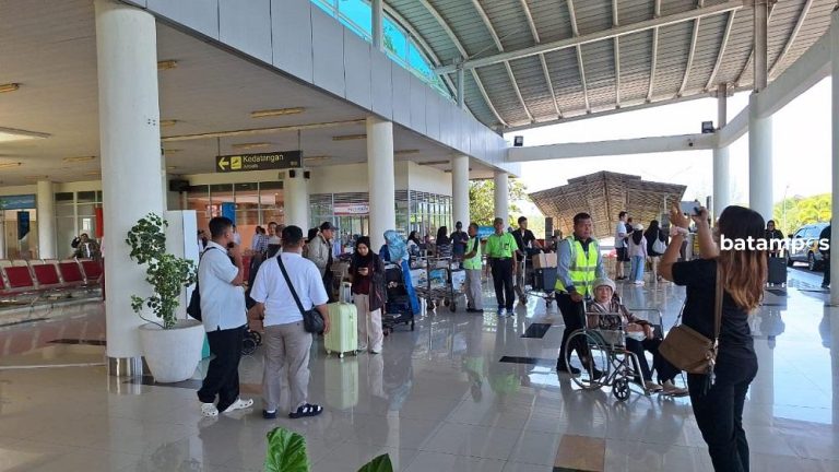 Penumpang Bandara RHF Tembus 8.236 Orang, Naik 7,5 Persen Saat Mudik