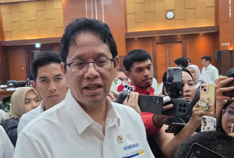 Purbaya Targetkan THR PNS, Pensiunan hingga TNI-Polri Cair Semua Pekan Depan