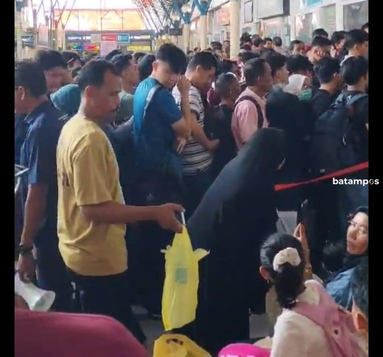 Arus Balik Padat di Pelabuhan Domestik Karimun, Tujuan Batam Paling Ramai