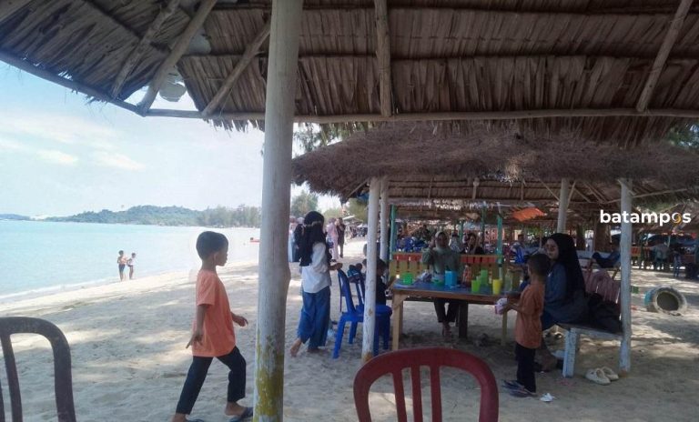 Wisata Karimun Ramai Pengunjung, Mayoritas Datang Bersama Keluarga