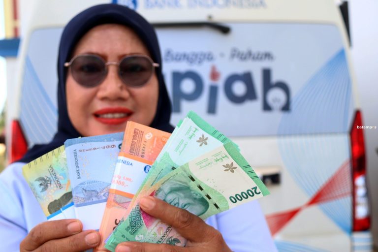 300 Warga Tukar Uang di Masjid Agung Batam Center, BI Buka Gelombang Kedua Jumat