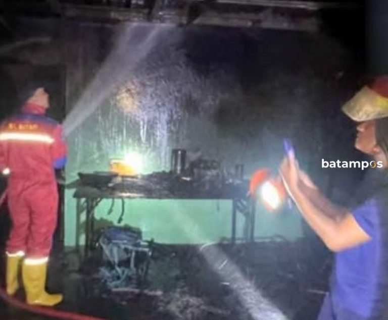 Gudang Sekolah di Batuaji Terbakar, Diduga Korsleting Listrik