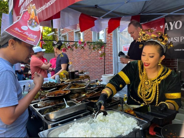 Masakan Minang Chamelia Greeve Tembus Pasar Eropa, Cita Rasa Nusantara Mendunia