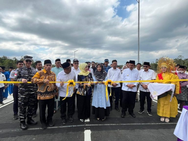 Gubernur Ansar Resmikan Jembatan Semala Natuna, Dorong Ekonomi dan Konektivitas