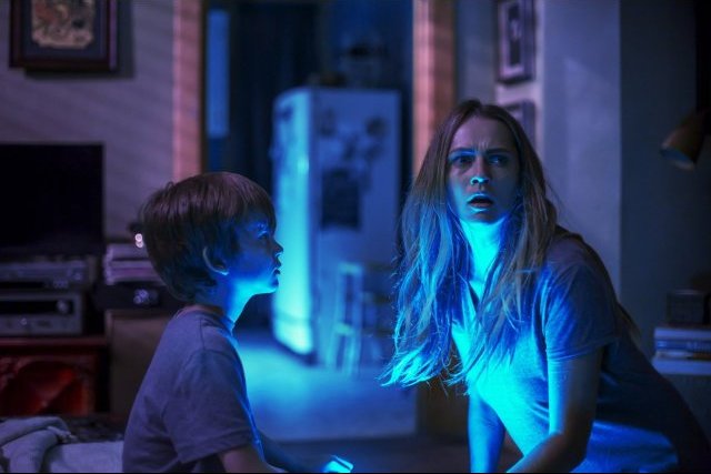 Film Horor Lights Out Bakal Punya Sekuel, Masuk Tahap Pengembangan