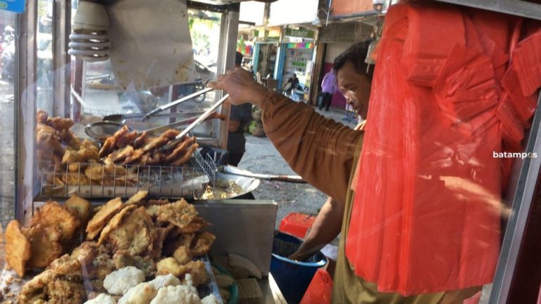 Harga Plastik Naik Tajam, Pelaku UMKM Menjerit: Biaya Produksi Membengkak