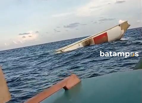 Viral Temuan Diduga Puing Pesawat Tiongkok di Laut Anambas, Polisi Selidiki