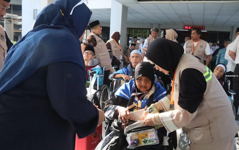 Faktor Kesehatan Tunda Keberangkatan Enam Jemaah Haji Kepri