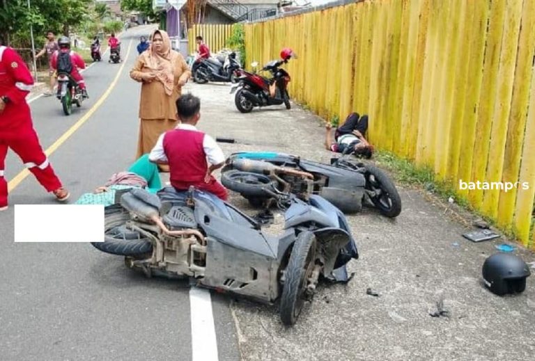 Guru MA di Palmatak Tewas Usai Tabrakan, Diduga Pengendara Masuk Jalur Lawan