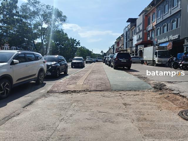 Parkir Semrawut Ditertibkan, Trotoar Greenland Kembali ke Pejalan Kaki ‎