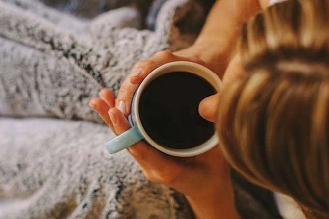Ini 7 Ciri Kepribadian Orang yang Sangat Suka Minum Kopi Hitam