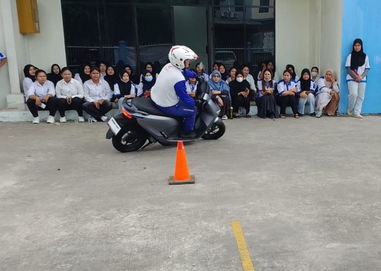 Kenali Ban Selip pada Motor dan Cara Mengantisipasinya di Jalan Raya